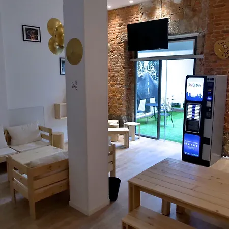Guitar Hostel