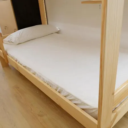 Guitar Hostal Bilbao