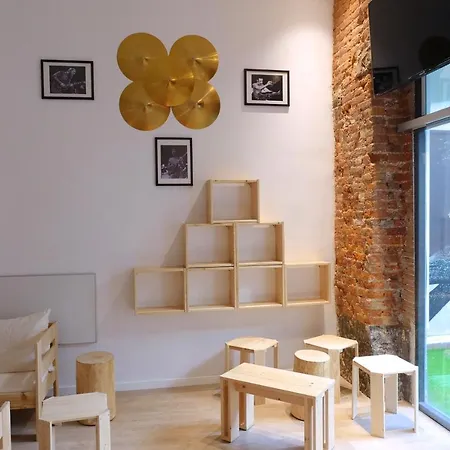 Guitar Hostal Bilbao